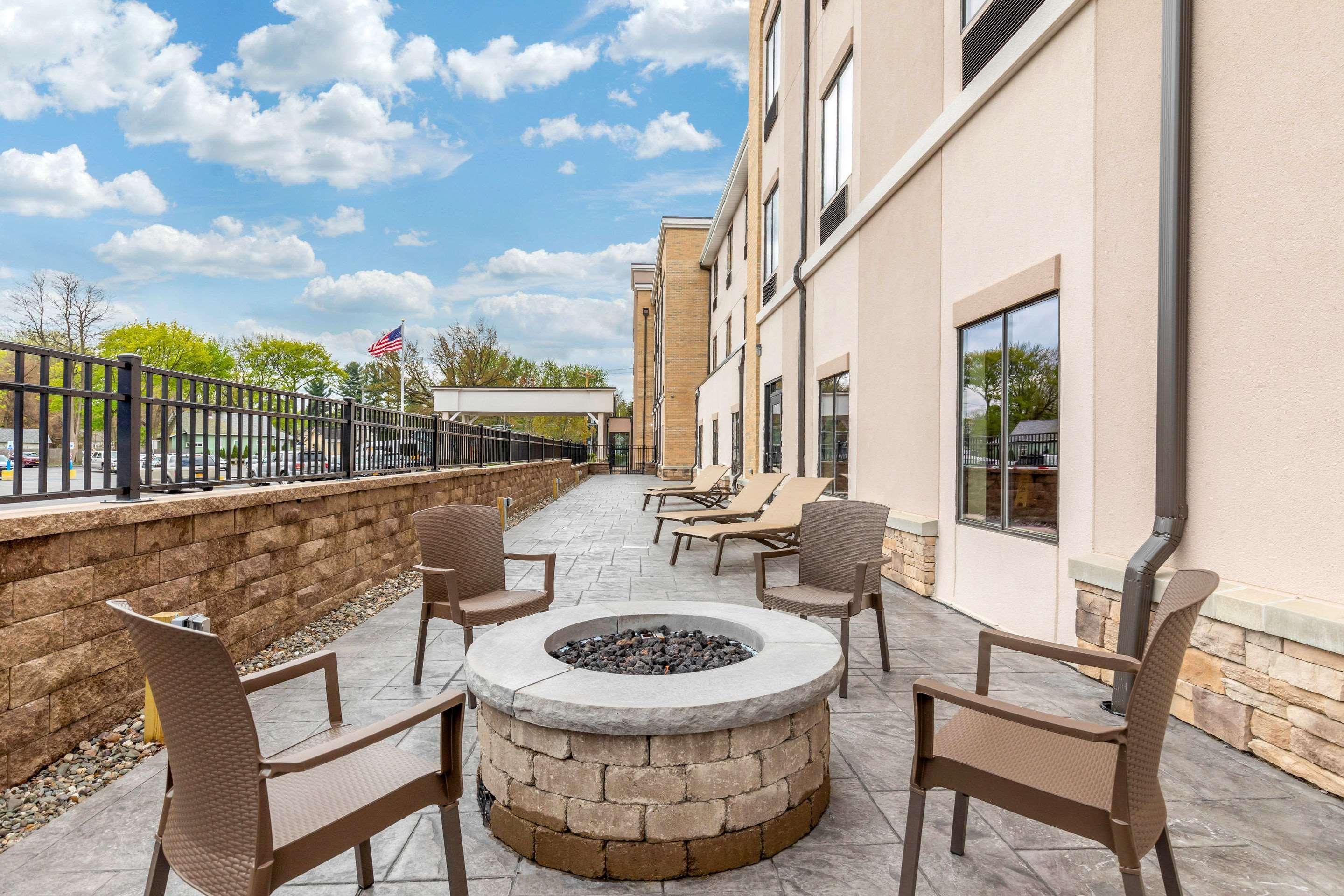 Comfort Inn & Suites Schenectady - Scotia Экстерьер фото