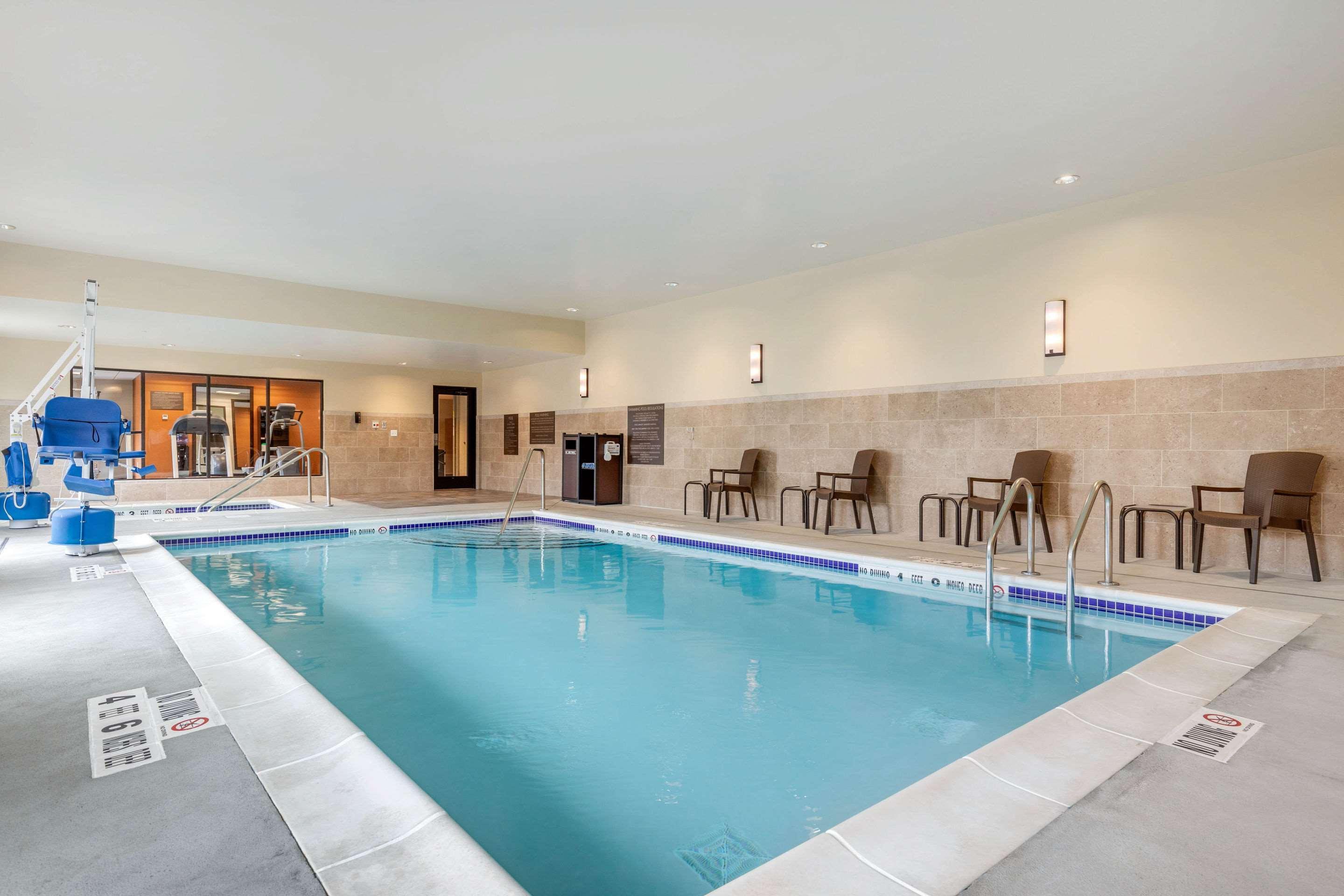 Comfort Inn & Suites Schenectady - Scotia Экстерьер фото
